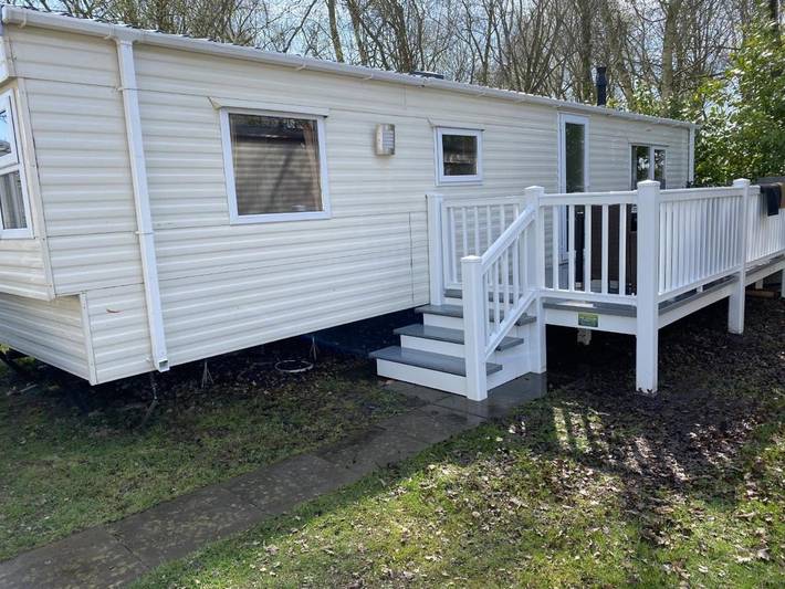 Camping for 6 people, with sauna and terrace as well as hot tub, with pets in East Midlands