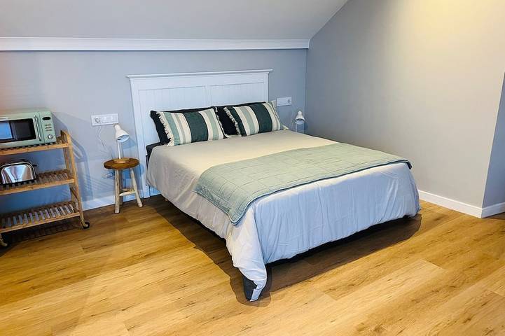 Ganze Wohnung, Romantic Apartment with Jacuzzi & Sea Views - Noia, Galicia in Boa, Noia