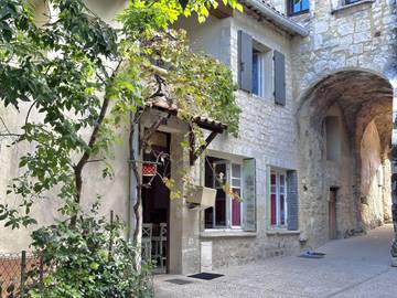 Gîte pour 5 personnes, avec terrasse à Saint-Paul-Trois-Châteaux