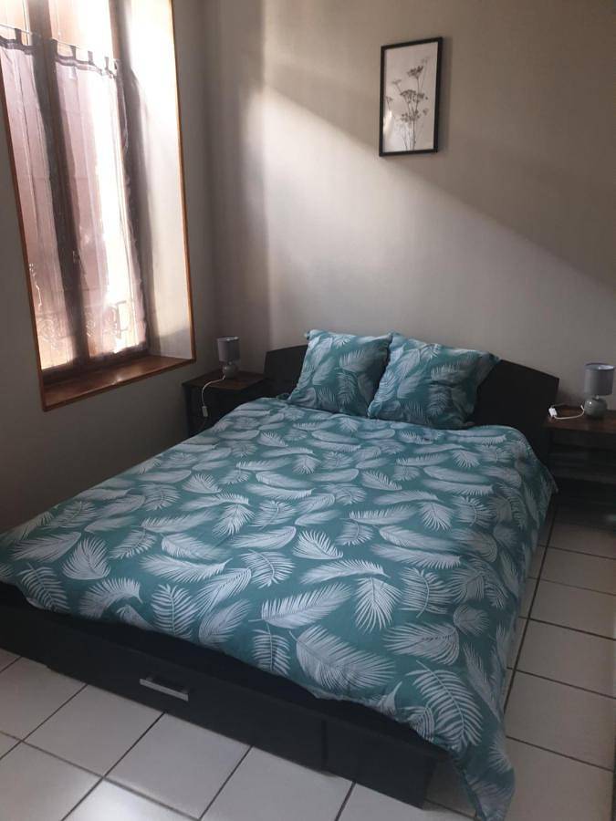 Gîte pour 4 personnes, avec terrasse à Lurcy-Lévis - 2