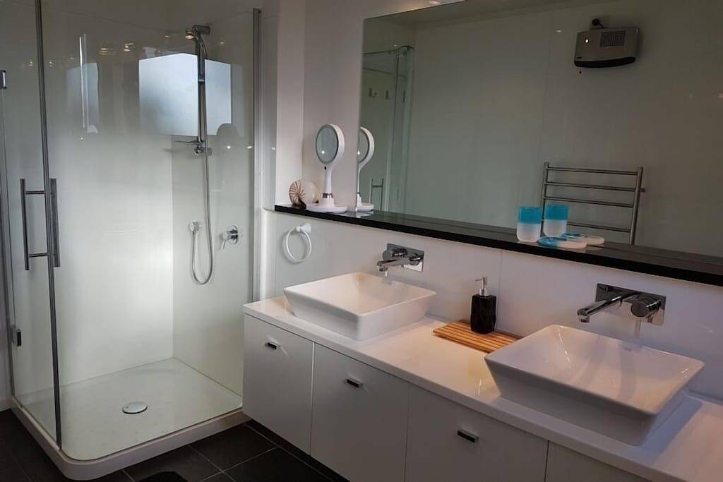 Herrliche Aussicht auf das Wasser und privater Zugang zur Bucht in Coromandel, Waikato