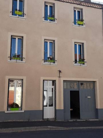 Chambre d’hôte pour 5 personnes, avec jardin dans Chambon-le-Château