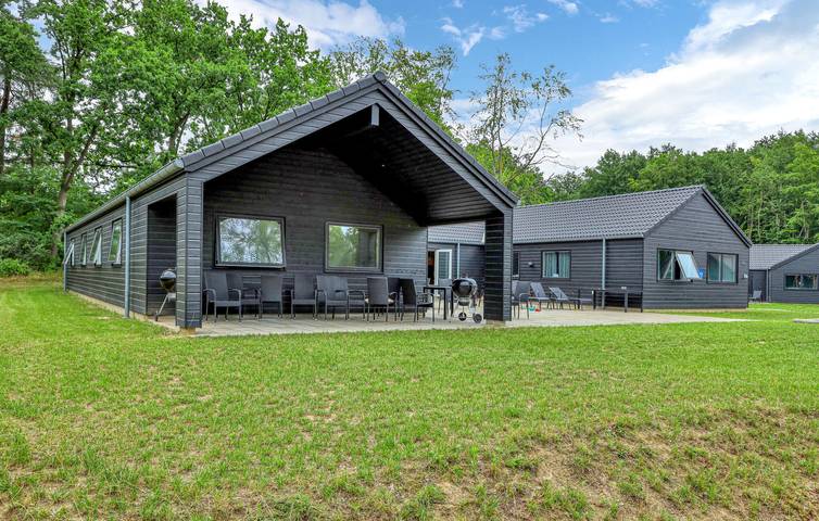 Ferienhaus für 18 Personen, mit Seeblick und Sauna sowie Garten, mit Haustier in Krakow am See