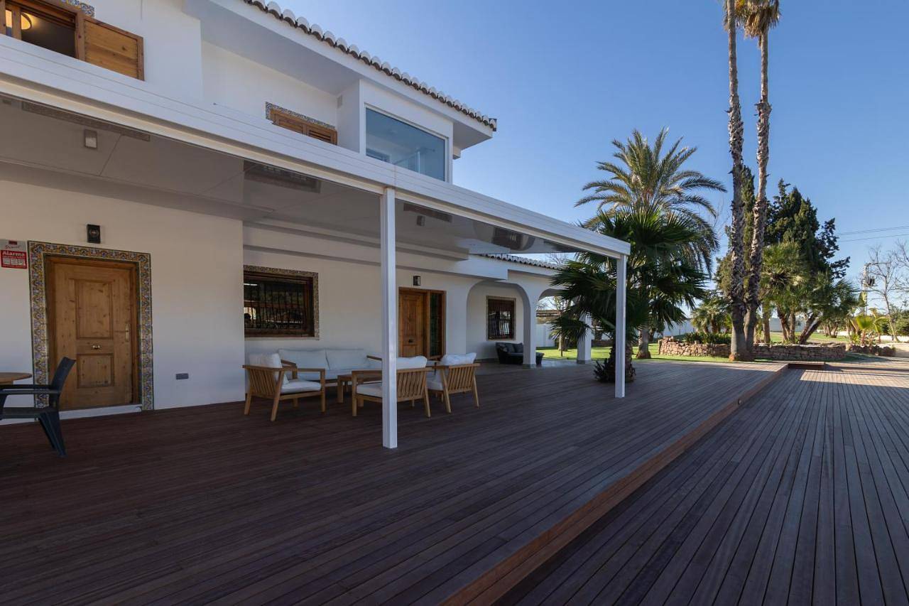 Villa Huerta 1 Manises, jacuzzi, sauna, piscina in Manises, Costa de Valencia