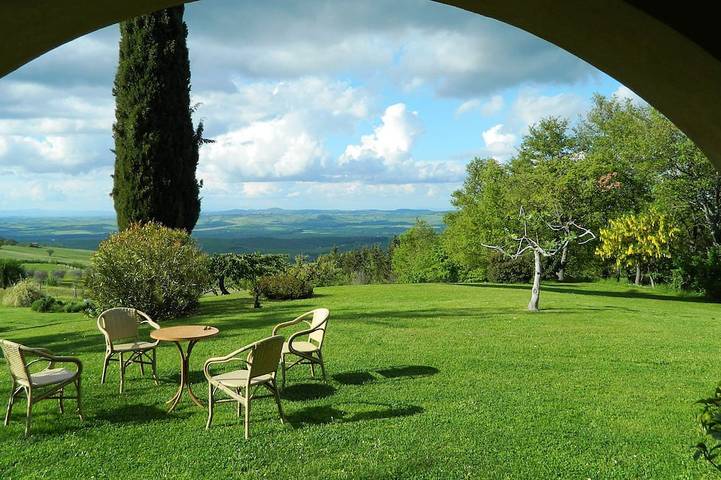 Appartamento vacanze per 4 persone, con terrazza e idromassaggio nonché giardino in Val d’Orcia