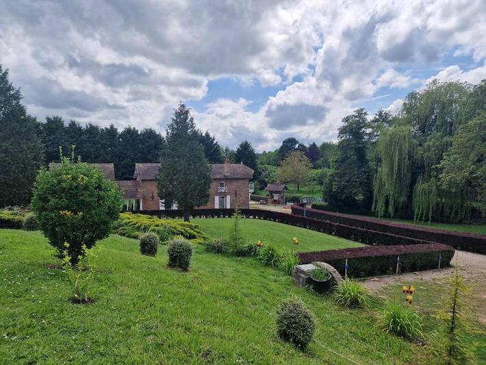 Gîte pour 4 personnes, avec vue et piscine ainsi que terrasse et jardin à Sainte-Marguerite-de-Viette
