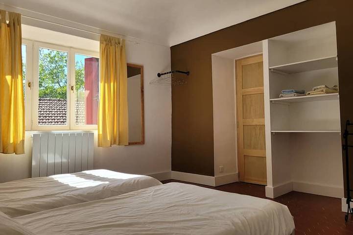 Gîte pour 4 personnes, avec terrasse ainsi que piscine et jardin à Saint-André-de-Cruzières - 4