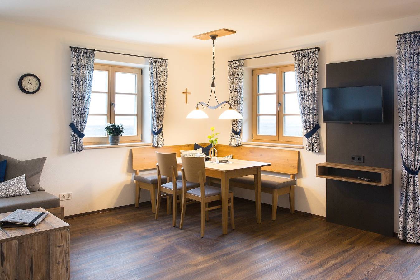 Schleipfnerhof Urlaub auf dem Bauernhof - Waldzauber für 1-4 Personen (49 qm, Og) in Bernau am Chiemsee, Chiemsee