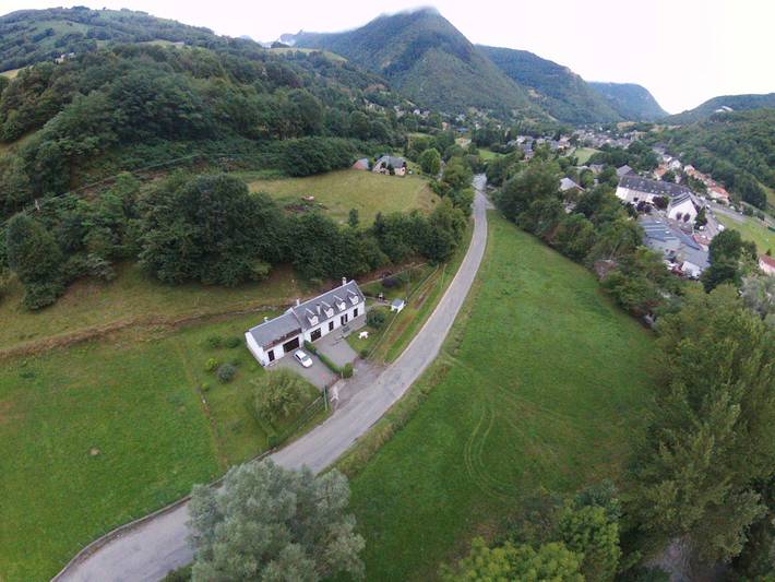 Gîte pour 9 personnes, avec jardin et terrasse, animaux acceptés