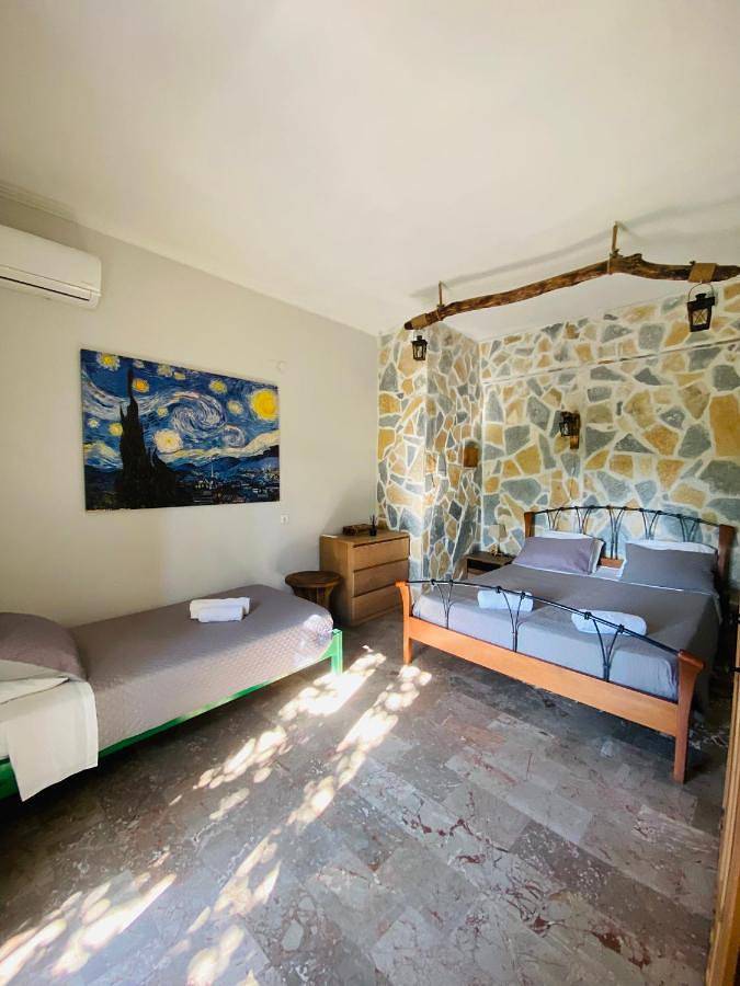 Gîte pour 3 personnes, avec balcon dans Liapádes - 3