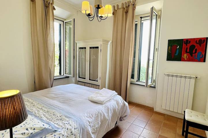 Appartement entier, Portion de villa Liberty avec jardin à 200m de la mer et du centre de Silvi in Silvi, Côte Adriatique Abruzzes