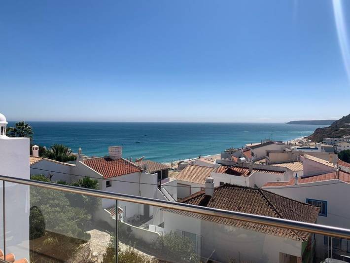 Ferienwohnung für 6 Personen, mit Balkon und Terrasse sowie Ausblick in Salema - 4
