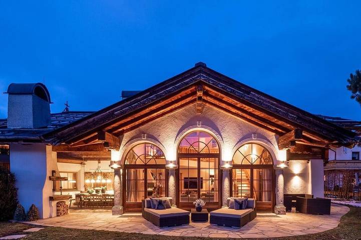 Ferienhaus für 16 Personen, mit Garten und Sauna sowie Terrasse in Sankt Johann in Tirol