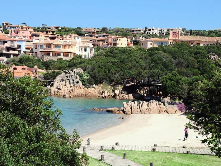 Gîte pour 4 personnes, avec Jardin et Piscine à Arzachena - 2