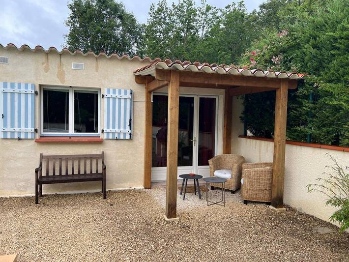 Location de vacances pour 2 personnes, avec piscine ainsi que terrasse et vue à Floressas - 3