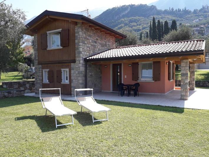 Villa für 5 Personen, mit Balkon und Terrasse sowie Garten und Seeblick in Malcesine