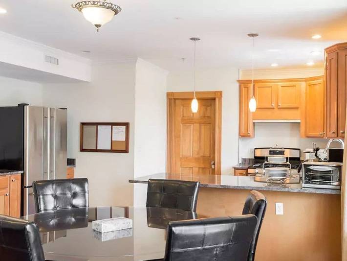 Apartment for 7 people, with balcony and hot tub in Cambridge (MA)