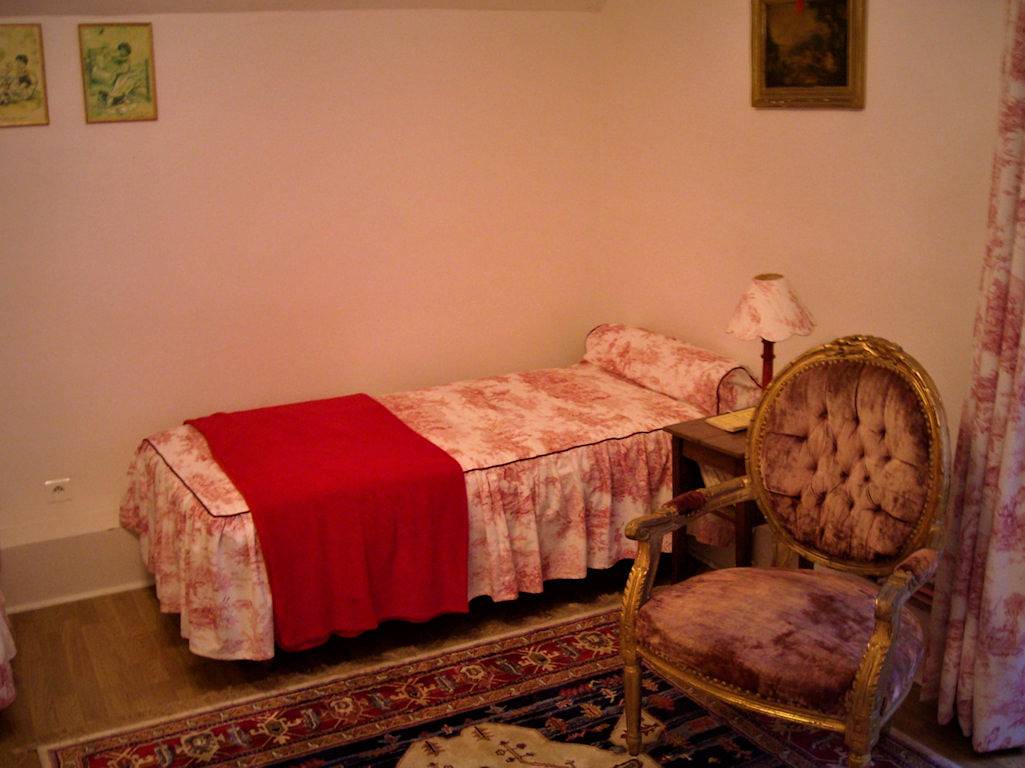 Le Priouzé, proche de Châteauroux - Chambre Rouge in Région de Châteauroux