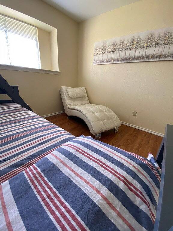 Ideal Stylish Vacation Rental for Fans- Walk to At&T Stadium. Park 4 cars in Arlington, Tarrant County