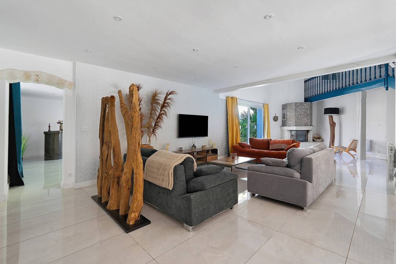 Grande villa avec piscine privée, balcon et Wi-Fi à Saint-Georges des Coteaux in Saint-Georges-des-Coteaux, Région de Saintes