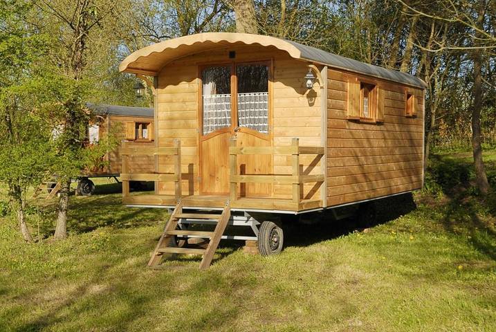 Location de vacances pour 3 personnes, avec jardin et piscine ainsi que vue et terrasse à Benet - 2