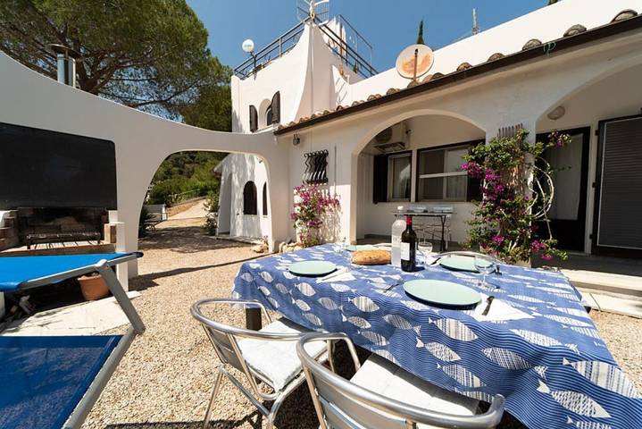 Rustico per 2 persone, con giardino, con animali domestici sull' Isola d'Elba