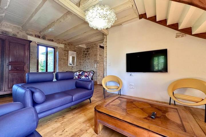 Location de vacances pour 8 personnes, avec jardin et piscine à Cuzance - 4