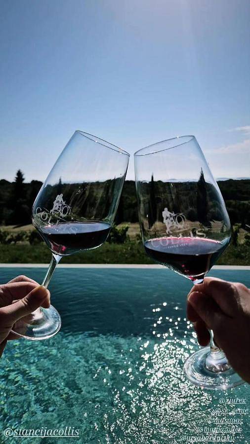 Camping pour 5 personnes, avec vue et terrasse ainsi que piscine et jardin à Rovinj - 3