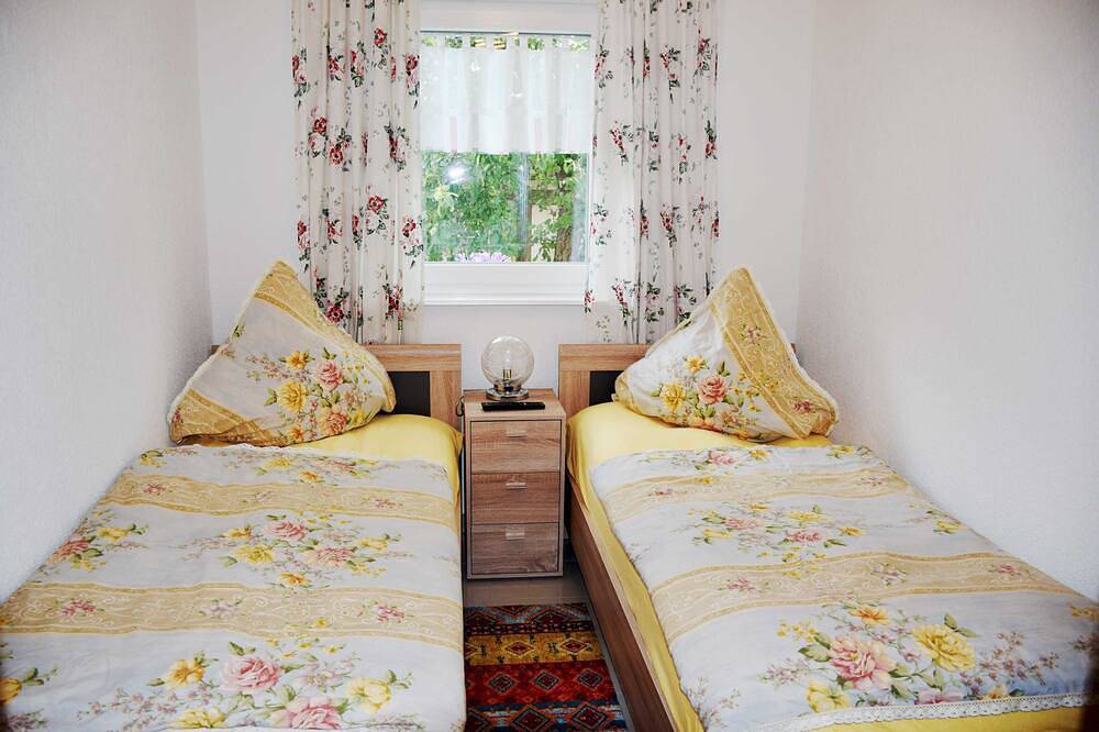 Ganze Wohnung, ***Ferienhaus Naturidyll mit großem Garten*** in Sundhagen, Stralsund Umland