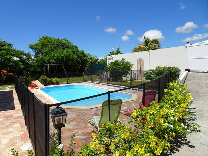 Gîte pour 4 personnes, avec jardin ainsi que piscine et terrasse dans DOM-TOM - 2