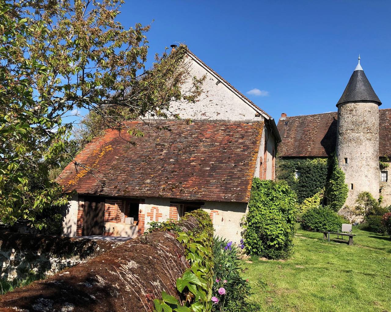 Le Studio at Chateau Mareuil in Brigueil-le-Chantre, Vienne (France)