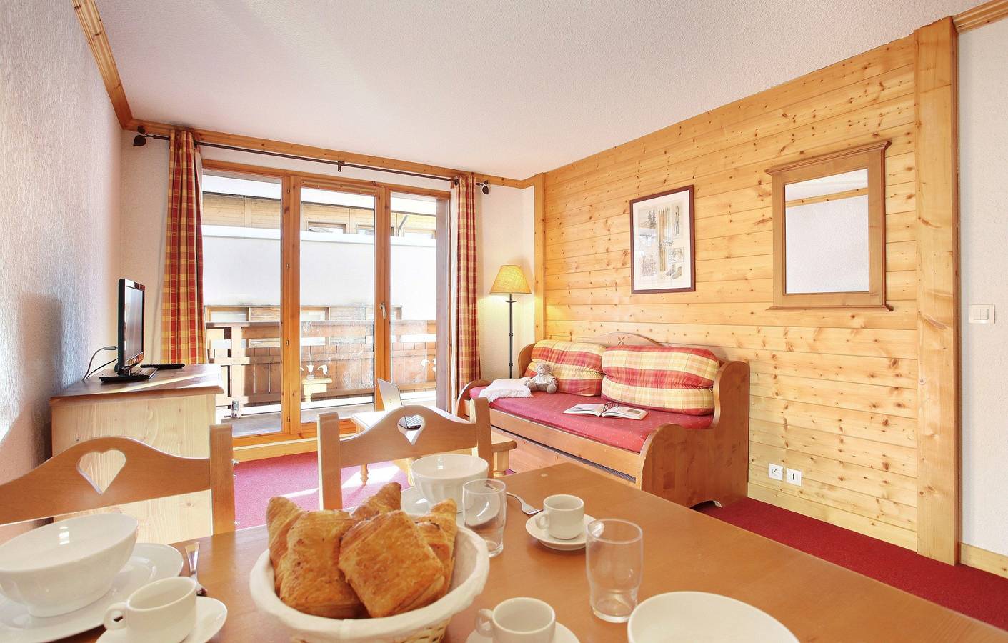 Appartement entier, Appartement de vacances pour 4 personnes avec balcon in Notre-Dame-de-Bellecombe, Région d'Albertville