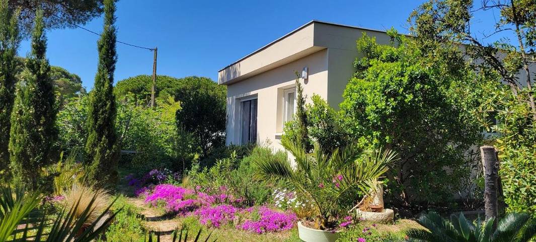 Villa pour 4 personnes, avec Terrasse ainsi que Jardin et Vue