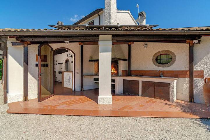 Villa con piscina, Jacuzzi e Spa con 4 suites a Rimini in Rimini, Provincia di Rimini