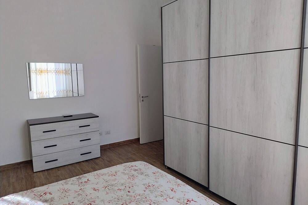 Entire apartment, Bright and cozy apartment in quiet part of town in Sesto San Giovanni, Milan Province