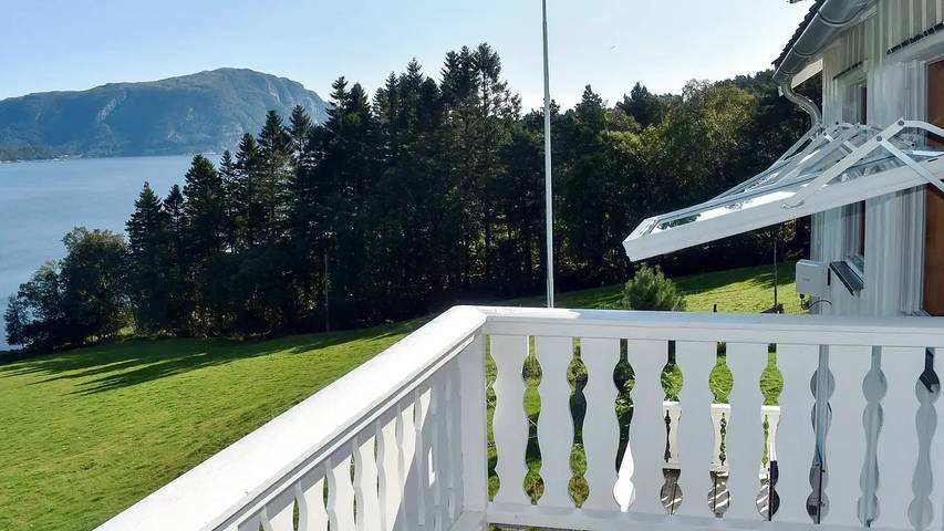 Ferienhaus für 8 Personen, mit Terrasse und Sauna in Halsa - 4