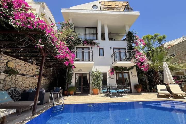 Ferienhaus für 8 Personen, mit Whirlpool und Garten in der Türkei