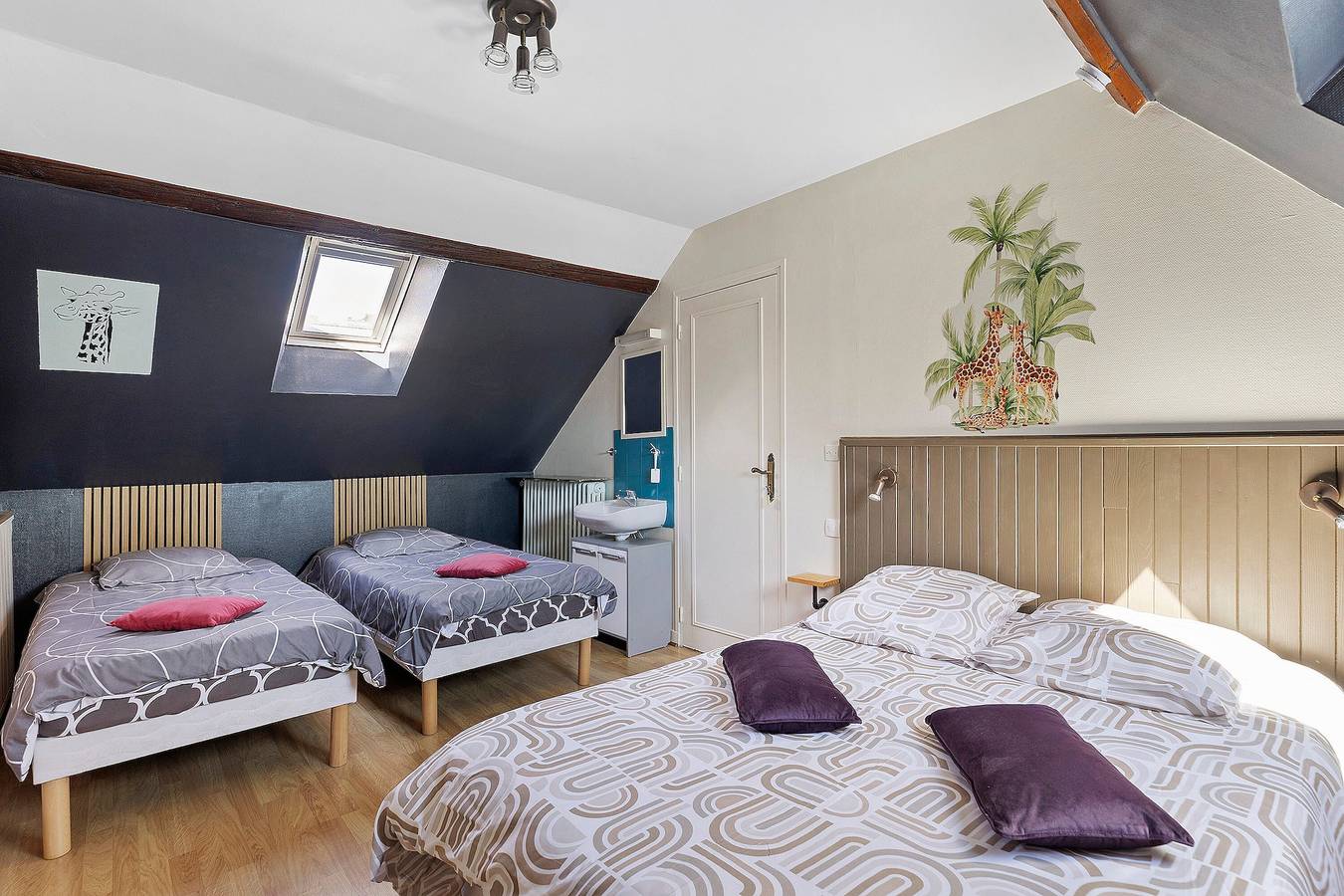 Chambre d’hôtes « La Ferme Des Bigornes - Girafe » avec terrasse, jardin partagés et Wi-Fi in Châtillon-sur-Indre, Région de Châteauroux