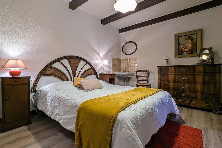 Gîte pour 5 personnes, avec jardin à Mazeyrat-d'Allier - 2