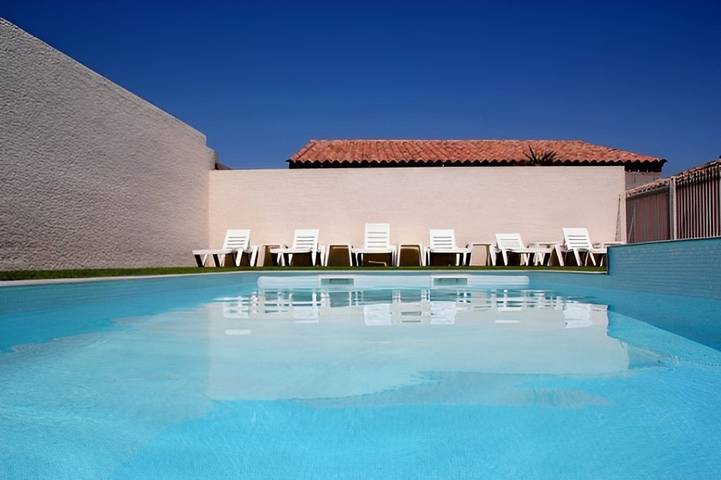 Gîte pour 4 personnes, avec piscine ainsi que jardin et terrasse