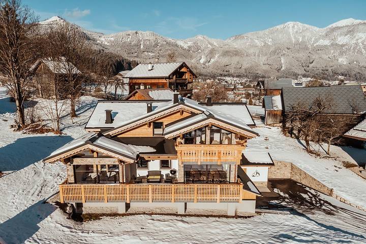 Chalet für 10 Personen, mit Garten und Whirlpool sowie Sauna - 1