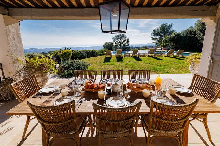 Villa Mas Bellevue in La Colle-sur-Loup, Mediterranean Coast (France)