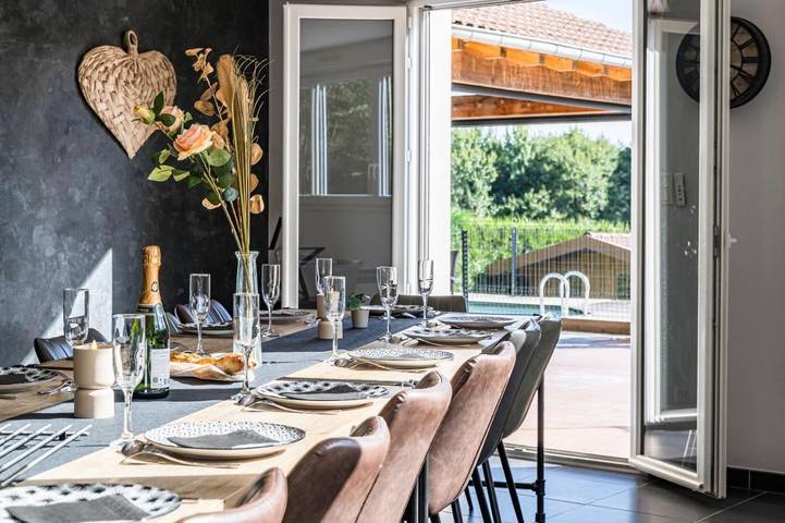 Location de vacances pour 15 personnes, avec jardin ainsi que jacuzzi et piscine, adapté aux familles à Cleurie - 3