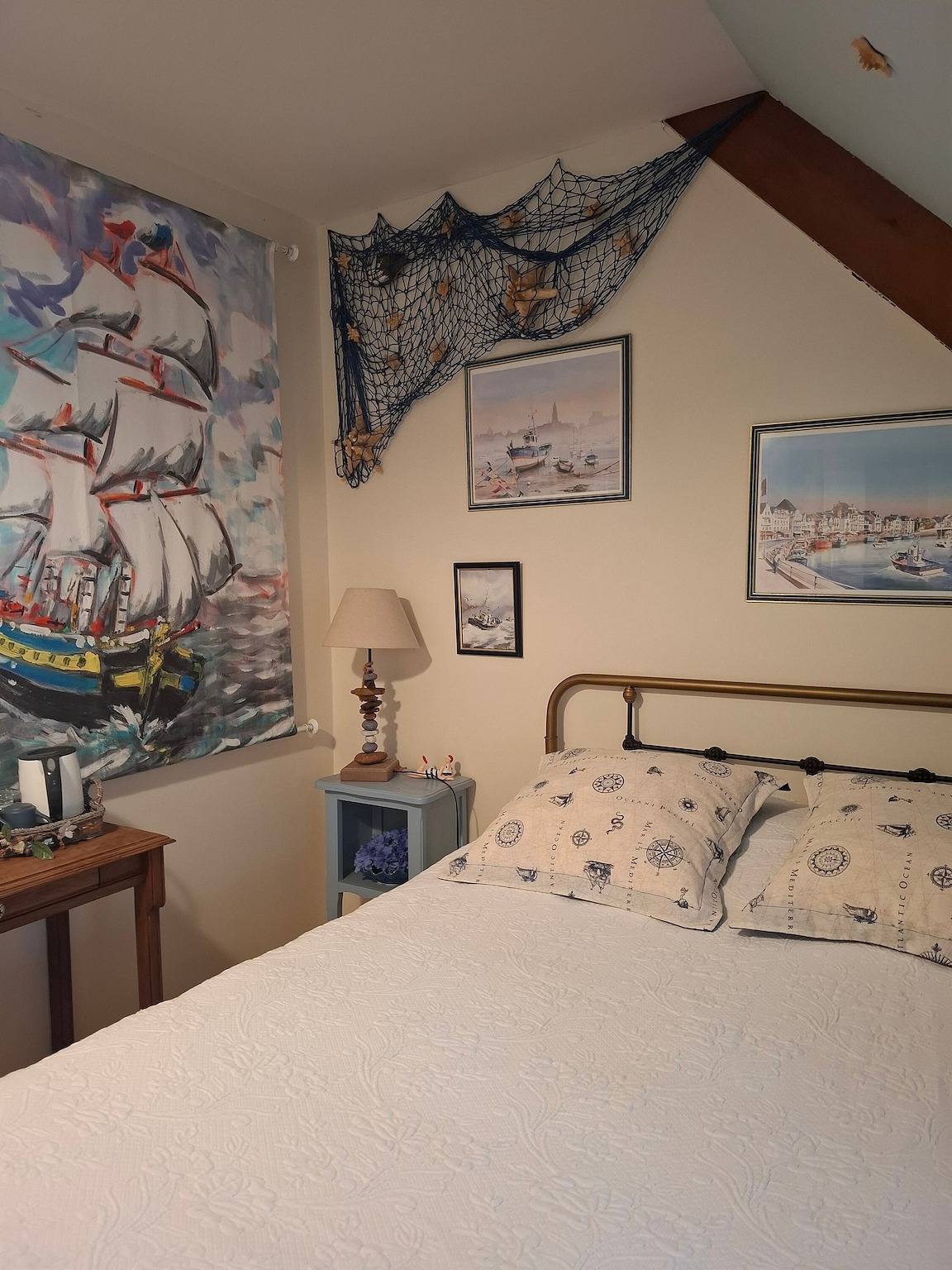 Chambre d’hôtes Bleue Océane - Étage avec terrasse et jardin partagés, Wi-Fi in Saint-Lyphard, Région de Saint-Nazaire