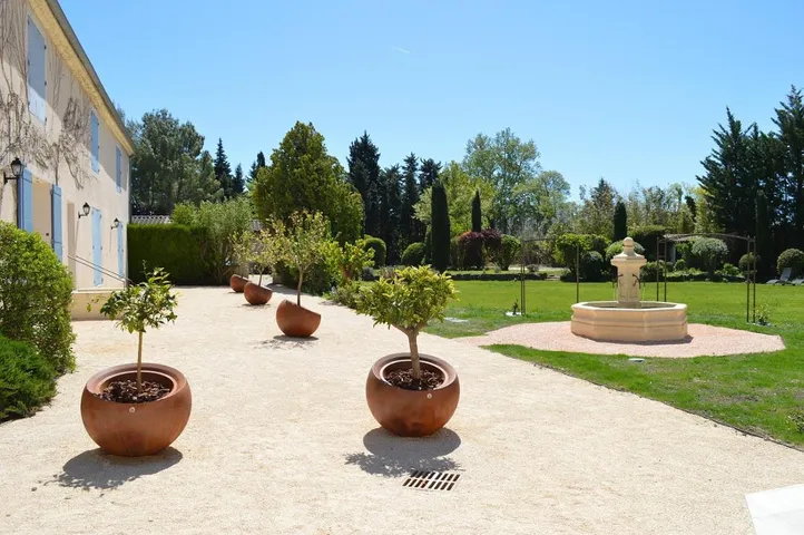 Hotel para 2 personas, con vistas además de piscina y jardín - 1
