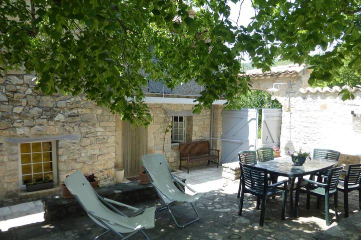 Gîte pour 4 personnes, avec jardin et terrasse, animaux acceptés