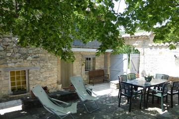 Gîte pour 4 personnes, avec jardin et terrasse, animaux acceptés à Montguers