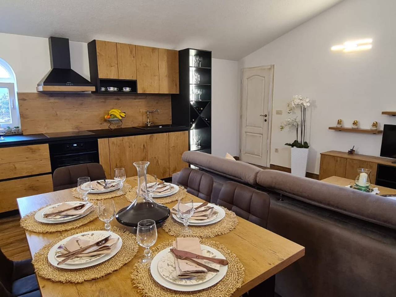 Villa Popovića Dvori - Six Bedroom Villa with Pool in Šestanovac, Makarska Riviera