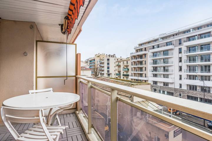 Gîte pour 3 personnes, avec piscine et balcon, animaux acceptés dans Plage de Juan-les-Pins - 2