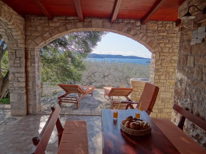 Location de vacances pour 4 personnes, avec terrasse, adapté aux familles en Korcula - 2